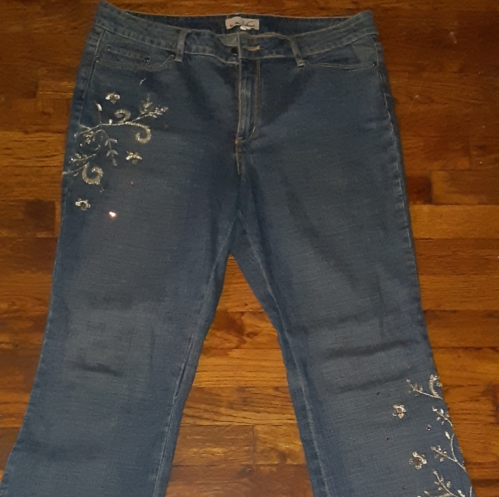 Women's embroidered jeans